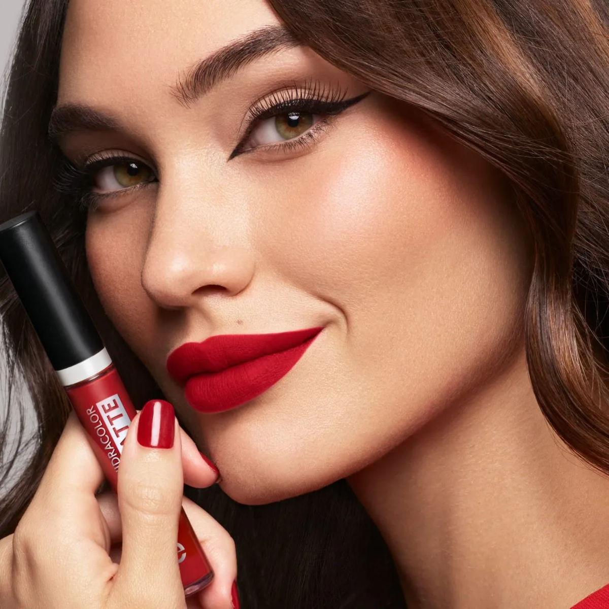Labial Líquido Hidracolor Matte - Rojo Carmín Ésika 6ml